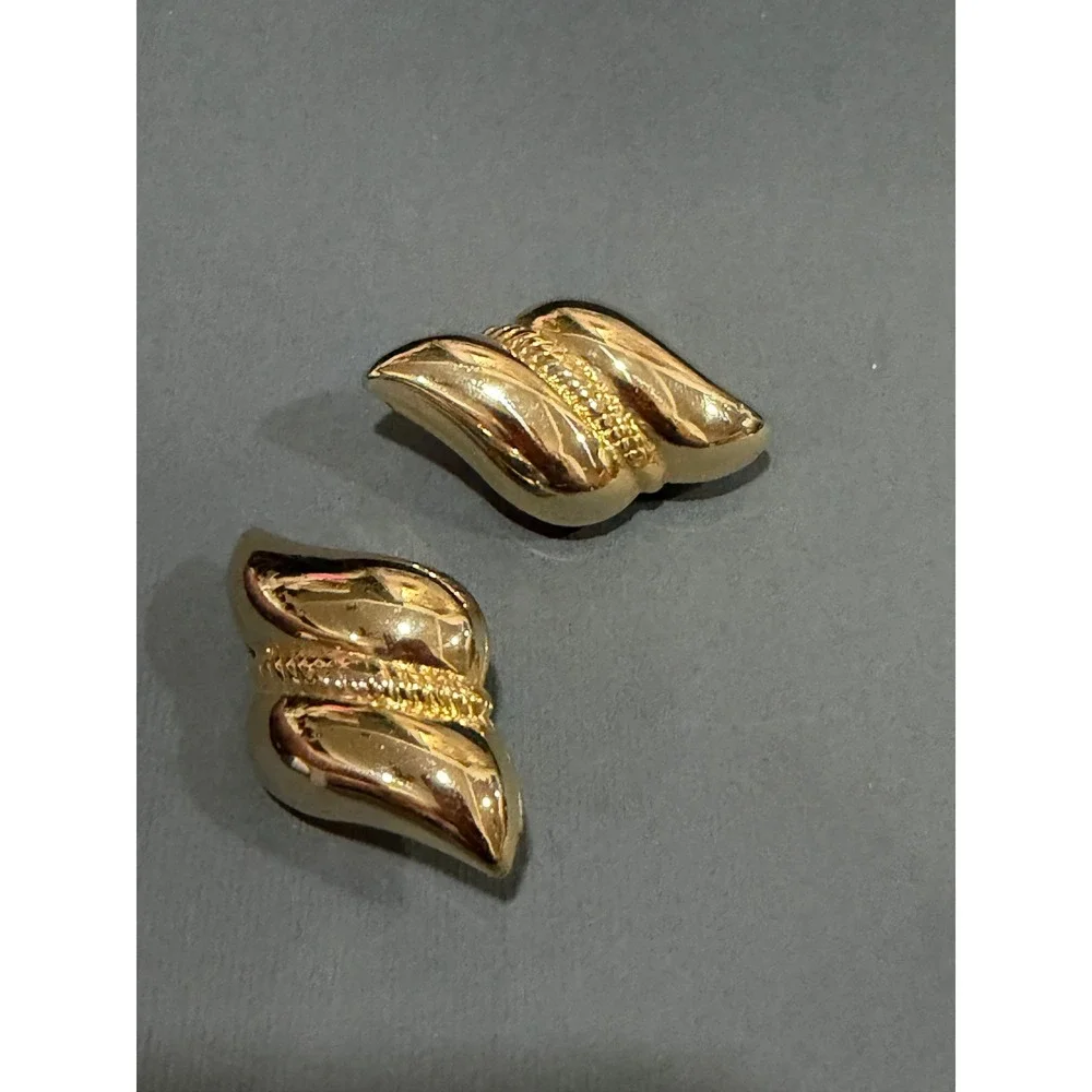 Clip On Earrings Puffy Hollow‎ Statement Gold Tone Vintage 80s Sculptural Chunky